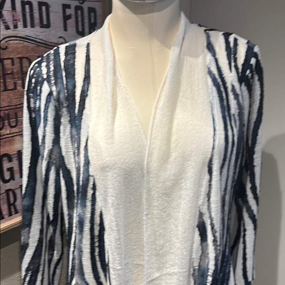 Elegant Zebra Print Blouse - Picture 10 of 12